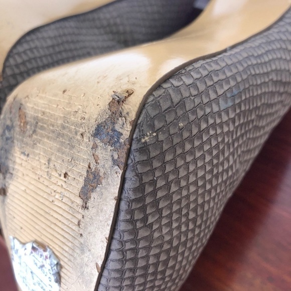 BCBG Skylark Platform Pumps - Picture 7 of 8